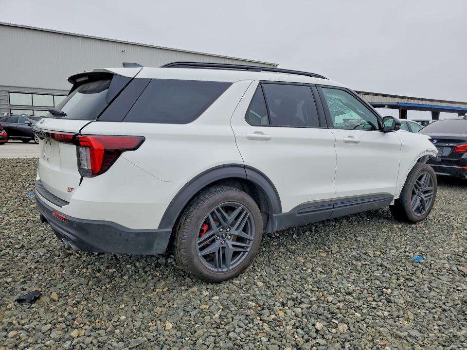 2026 Ford Explorer VIN 1FMWK8GC9TGA14635 COPART salvage auction — FRONT END, Ca - Salvage Certificate, sold $17,700 on 2026-07-02 (photo 3)