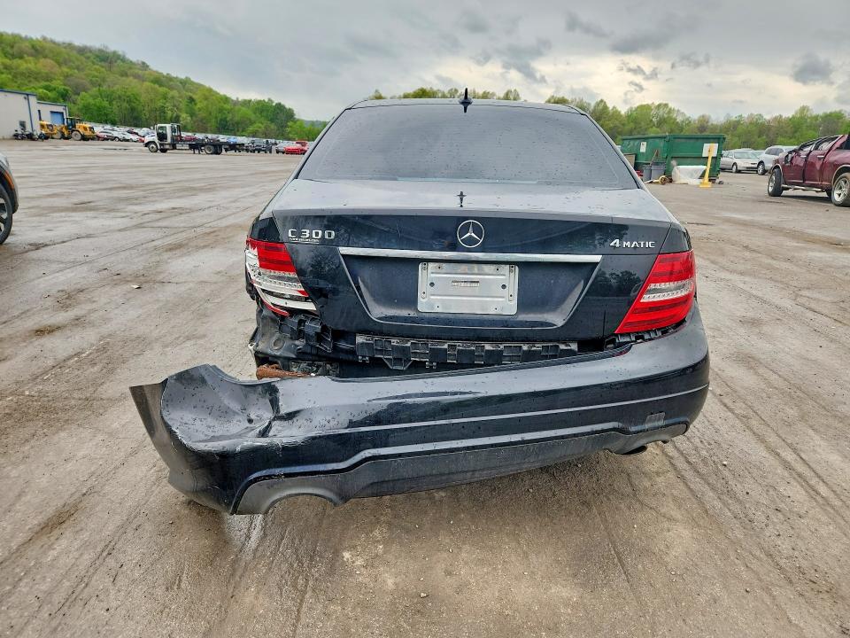 2012 Mercedes-benz C-klasse VIN WDDGF8BB8CR195698 COPART salvage auction — REAR END, Oh - Cert Of Title-Salvage, sold $1,900 on 2026-07-02 (photo 6)