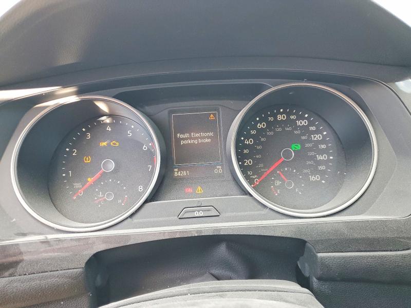 2018 Volkswagen Tiguan VIN 3VV1B7AXXJM075808 COPART salvage auction — MINOR DENT/SCRATCHES, IN - CERTIFICATE OF TITLE (P), sold $3,400 on 2026-07-28 (photo 9)