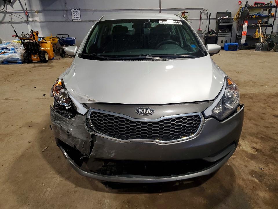 2016 Kia Forte VIN KNAFK4A63G5462500 COPART salvage auction — FRONT END, Nb - Salvage Title, sold $275 on 2026-07-30 (photo 5)
