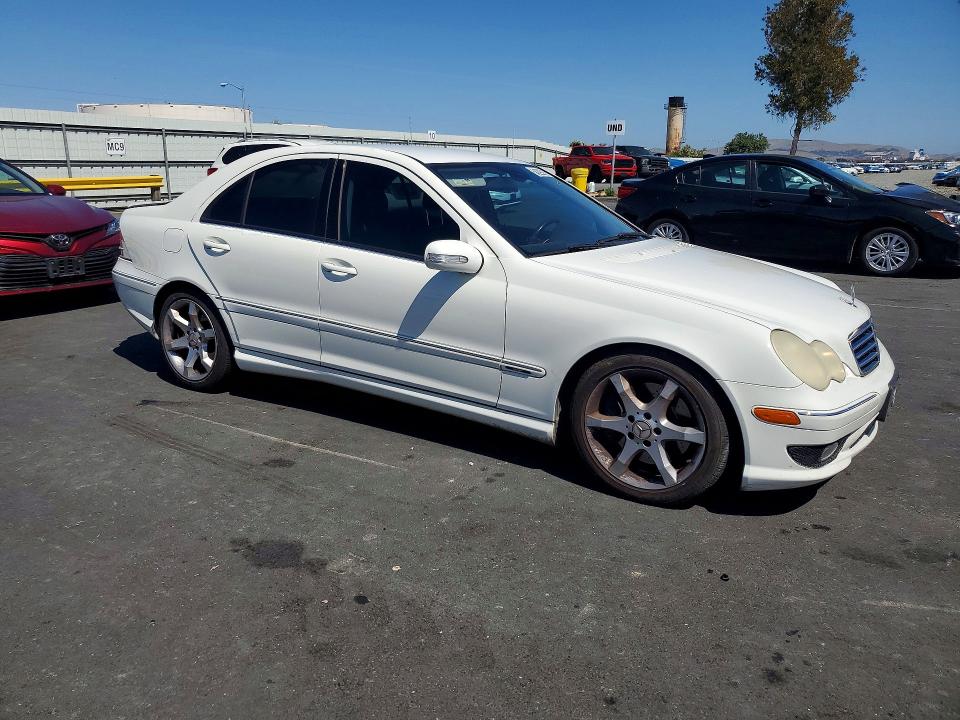 2007 Mercedes-benz C-klasse VIN WDBRF52H97A943528 COPART salvage auction — REAR END, Ca - Salvage Certificate, sold $325 on 2026-08-10 (photo 4)