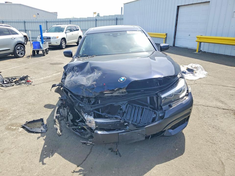 2017 BMW 7er VIN WBA7E2C34HG740829 COPART salvage auction — FRONT END, CA - SALVAGE CERTIFICATE, sold $3,250 on 2026-07-17 (photo 5)