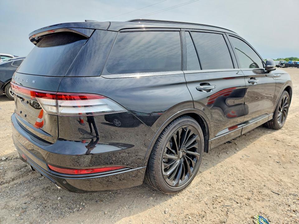 2026 Lincoln VIN 5LM5J7WC7TGL06582 COPART salvage auction — SIDE, Tx - Salvage Vehicle Title, sold $28,750 on 2026-07-30 (photo 3)