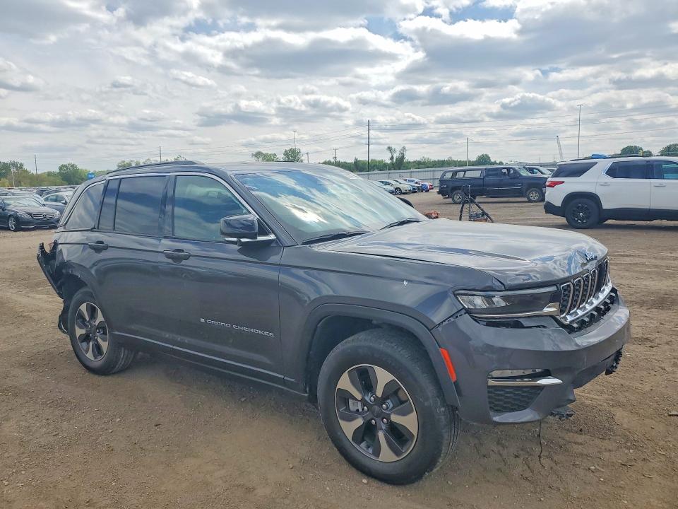 2024 Jeep Cherokee VIN 1C4RJYB6XRC106522 COPART salvage auction — REAR END, Ia - Cert Of Title-Salvage Title, sold $8,000 on 2026-07-24 (photo 4)