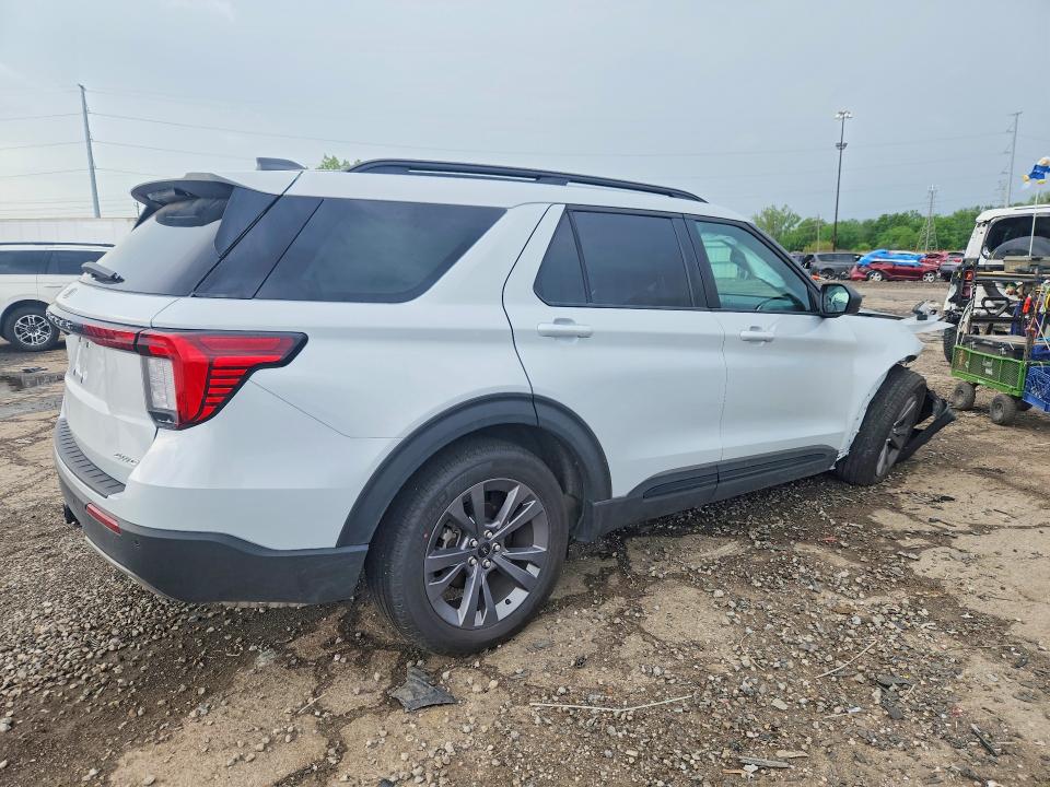 2026 Ford Explorer VIN 1FMUK8DH8TGA18196 COPART salvage auction — FRONT END, MI - CERT OF TITLE-SALVAGE VEHICLE, sold $11,200 on 2026-07-28 (photo 3)