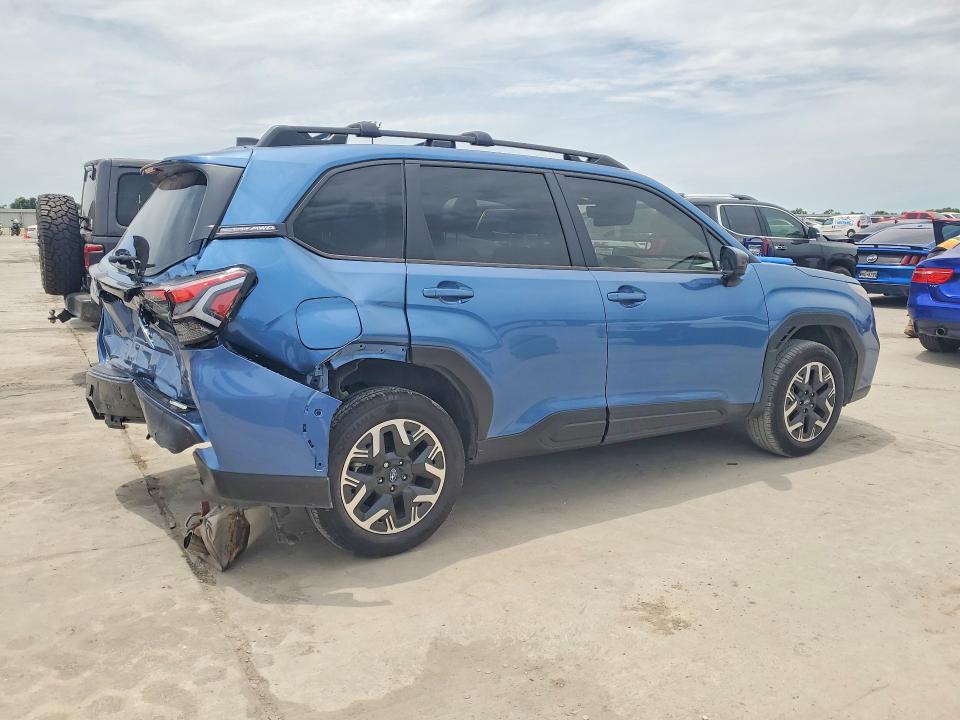 2025 Subaru Forester VIN JF2SLDBCXSH521781 COPART salvage auction — REAR END, Tx - Salvage Vehicle Title, sold $6,300 on 2026-07-23 (photo 3)