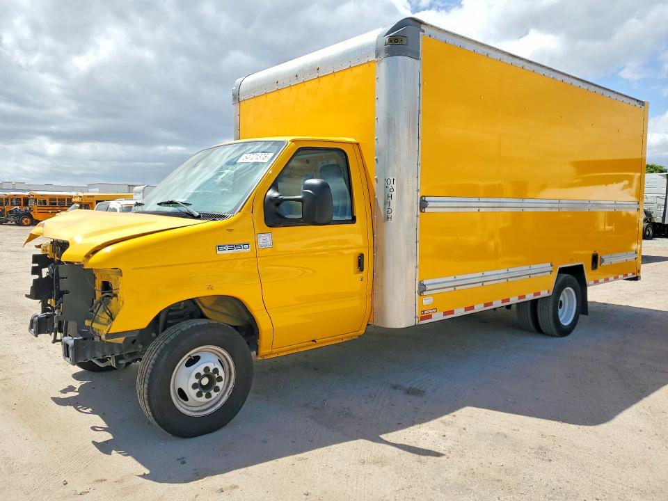 2022 Ford E-350 VIN 1FDWE3FN3NDC04013 COPART salvage auction — FRONT END, Az - Cert Of Title - Salvage, sold $7,400 on 2026-07-20 (photo 1)