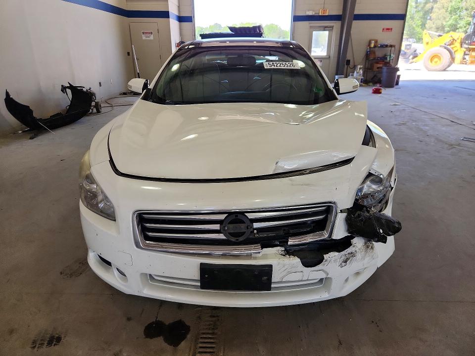2014 Nissan VIN 1N4AA5AP5EC449714 COPART salvage auction — REAR END, VA - CERT OF TITLE - SALVAGE, sold $400 on 2026-07-02 (photo 5)