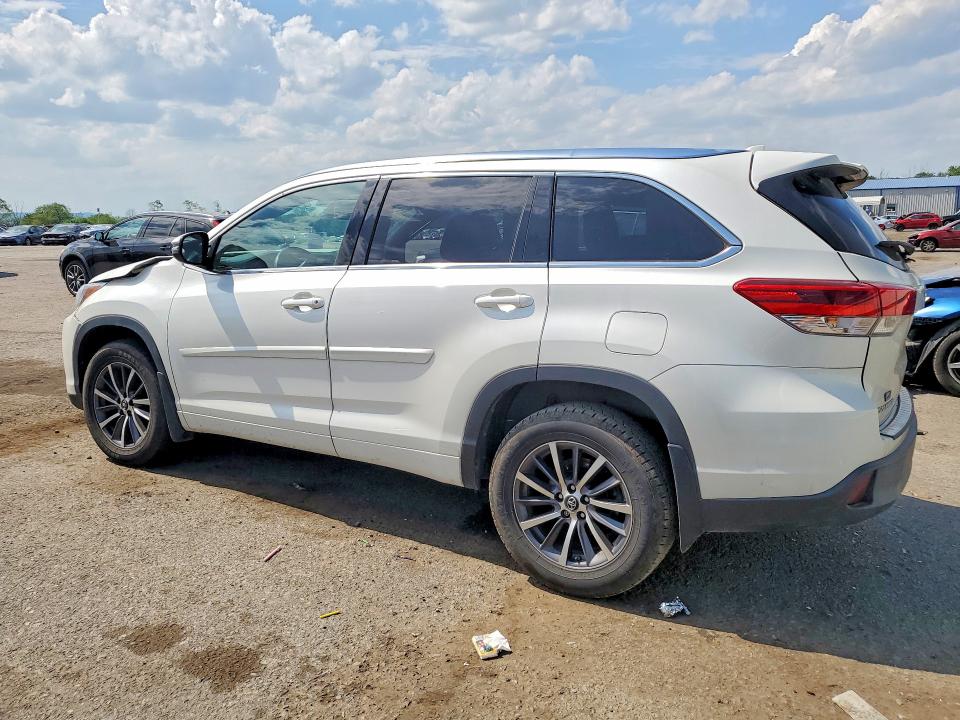 2017 Toyota VIN 5TDJZRFH2HS514842 COPART salvage auction — SIDE, Pa - Certificate Of Salvage, sold $350 on 2026-07-24 (photo 2)