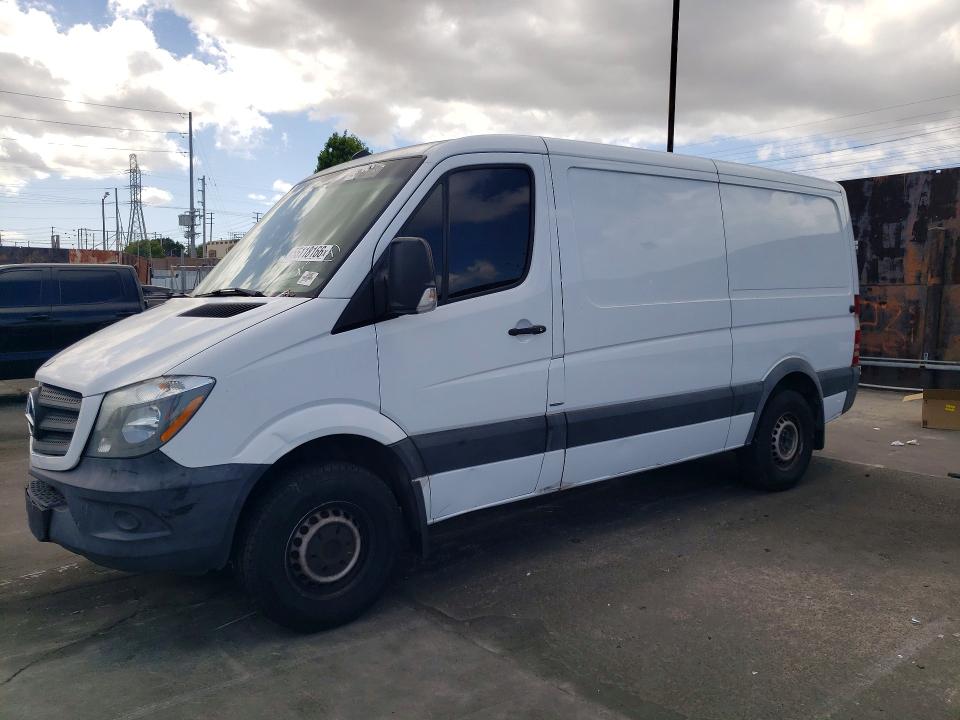 2015 Mercedes-benz Sprinter VIN WD3PE7DCXF5981098 COPART salvage auction — NORMAL WEAR, Oh - Dis/Dlr/Exp Only Clean Title, sold $3,450 on 2026-07-29 (photo 1)