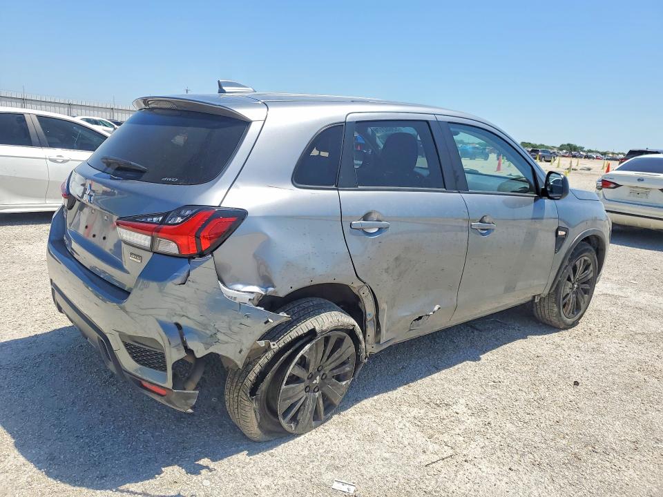2024 Mitsubishi VIN JA4ARUAU6RU009028 COPART salvage auction — REAR END, Tx - Salvage Vehicle Title, sold $6,800 on 2026-07-18 (photo 3)