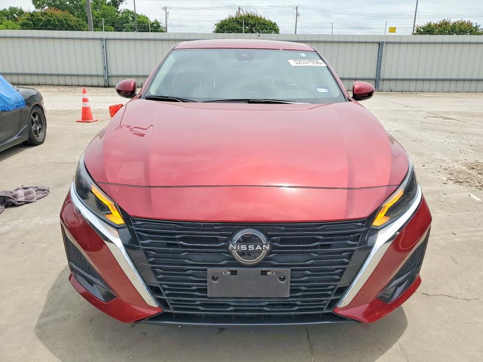 2023 Nissan Altima VIN 1N4BL4DV0PN416470 COPART salvage auction — SIDE, Tx - Salvage Vehicle Title, sold $5,700 on 2026-07-09 (photo 5)