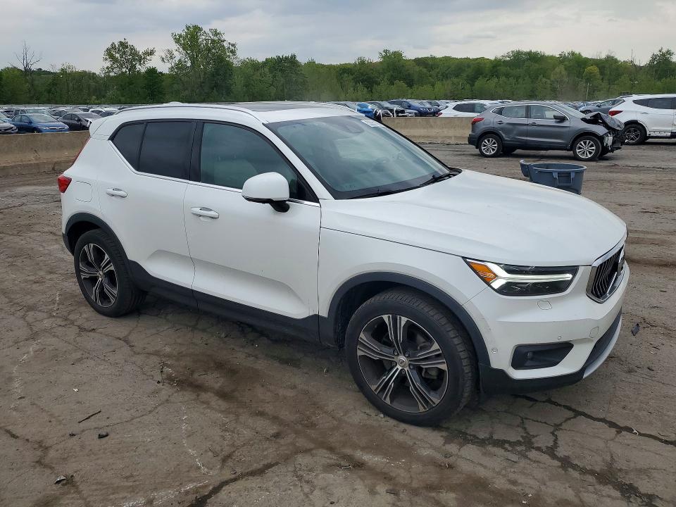 2019 Volvo Xc40 VIN YV4162UL8K2049597 COPART salvage auction — SIDE, Nc - Salvage Certificate Of Title, sold $2,550 on 2026-07-30 (photo 4)