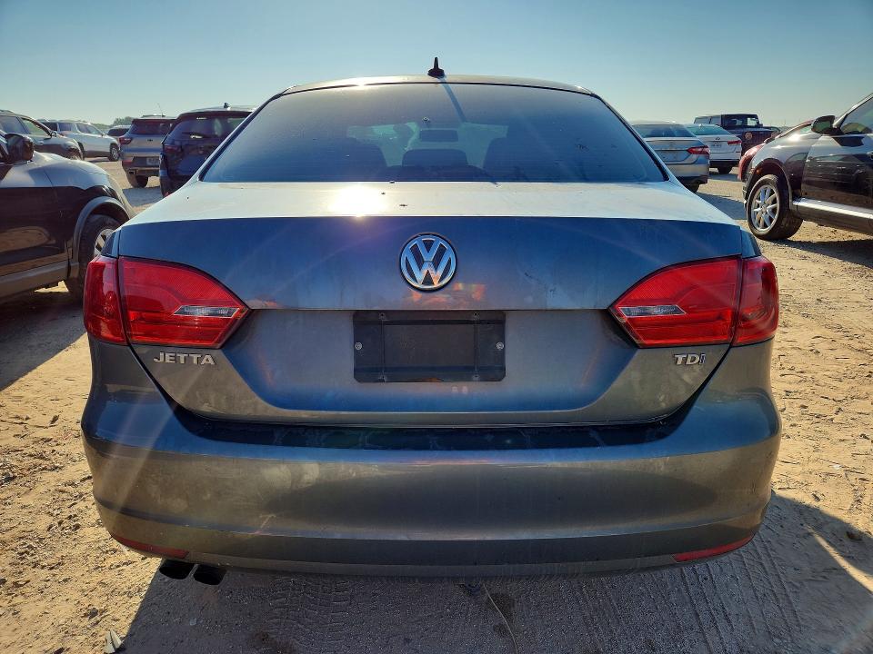 2012 Volkswagen Jetta VIN 3VWLL7AJ7CM012407 COPART salvage auction — MINOR DENT/SCRATCHES, Mt - Certificate Of Title, sold $625 on 2026-07-09 (photo 6)