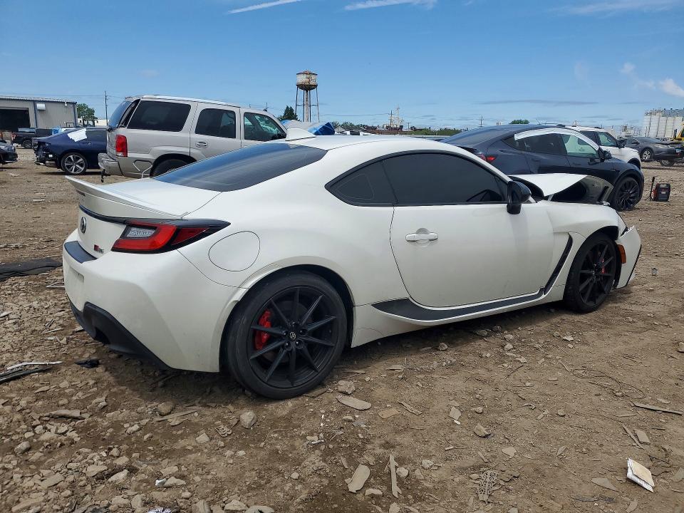 2024 Toyota Gr 86 VIN JF1ZNBE1XR9760263 COPART salvage auction — FRONT END, Il - Salvage Certificate, sold $8,900 on 2026-07-29 (photo 3)