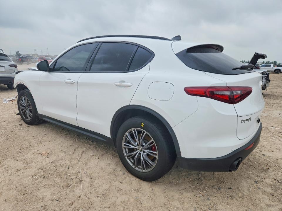 2022 Alfa romeo Stelvio VIN ZASPAJANXN7D26857 COPART salvage auction — FRONT END, Tx - Salvage Vehicle Title, sold $200 on 2026-07-21 (photo 2)