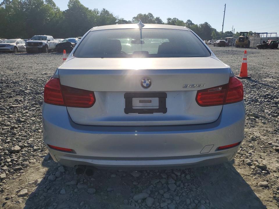 2012 BMW 3er VIN WBA3A5C52CF341591 COPART salvage auction — SIDE, Mt - Dealer Only Clean Title, sold $600 on 2026-07-29 (photo 6)