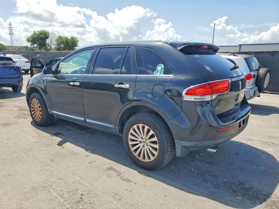 2015 Lincoln Mkx VIN 2LMDJ8JK3FBL22328 COPART salvage auction — NORMAL WEAR, Fl - Certificate Of Title, sold $875 on 2026-07-21 (photo 2)