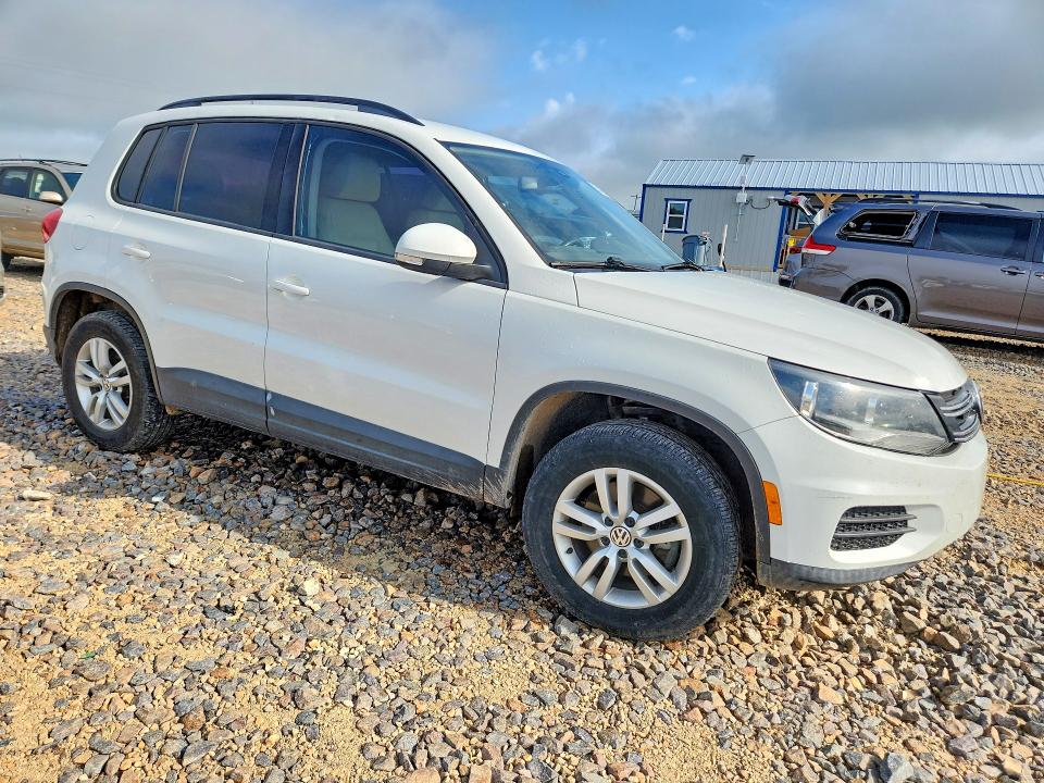 2017 Volkswagen Tiguan VIN WVGAV7AX8HK027467 COPART salvage auction — HAIL, Mo - Salvage Certificate Of Title, sold $1,550 on 2026-07-27 (photo 4)