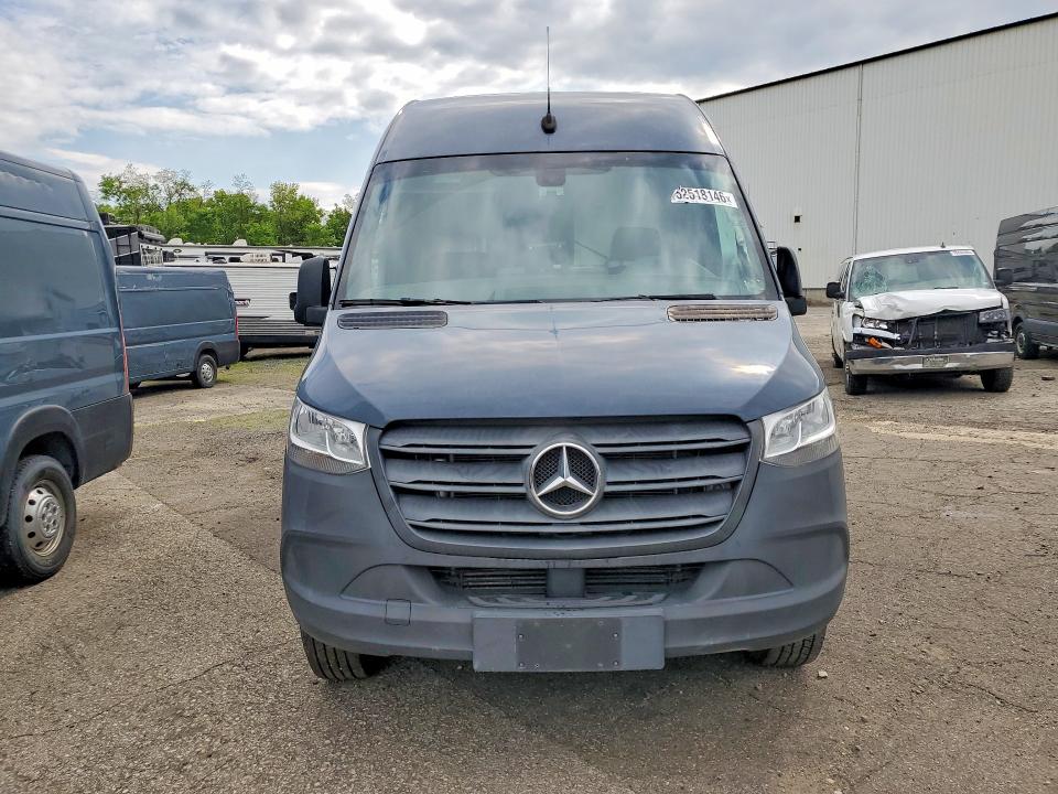 2019 Mercedes-benz Sprinter VIN WD4PF0CD3KP040651 COPART salvage auction — MINOR DENT/SCRATCHES, Wa - Vehicle Cert Of Ownership-Titl, sold $12,600 on 2026-07-29 (photo 5)