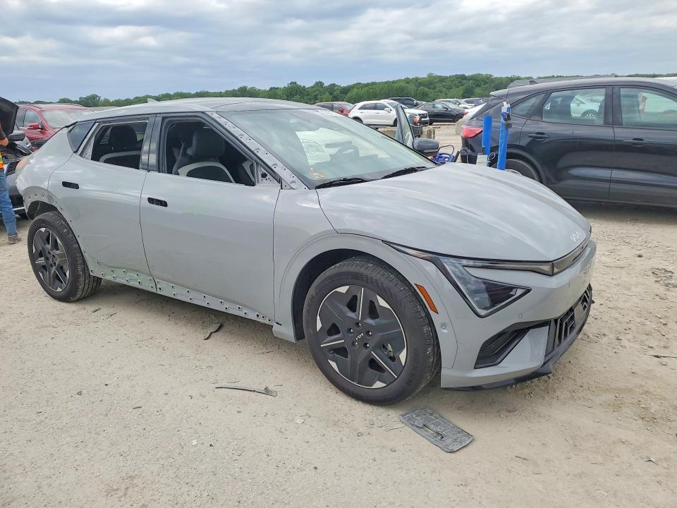 2025 Kia Ev6 VIN 5XYC44JA7SG010523 COPART salvage auction — REAR END, Mo - Salvage Certificate Of Title, sold $14,600 on 2026-07-23 (photo 4)