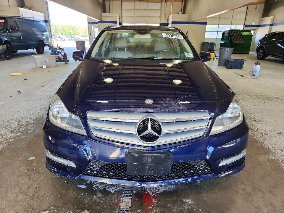 2012 Mercedes-benz C class VIN WDDGF8BB1CR228301 COPART salvage auction — MINOR DENT/SCRATCHES, Va - Certificate Of Title, sold $1,750 on 2026-07-14 (photo 5)