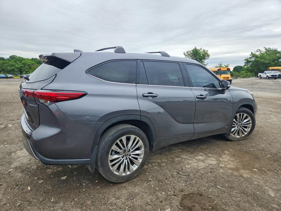 2023 Toyota Highlander VIN 5TDEBRCH6PS596986 COPART salvage auction — FRONT END, Md - Cert Of Salvage > 75% Damage, sold $24,100 on 2026-07-07 (photo 3)