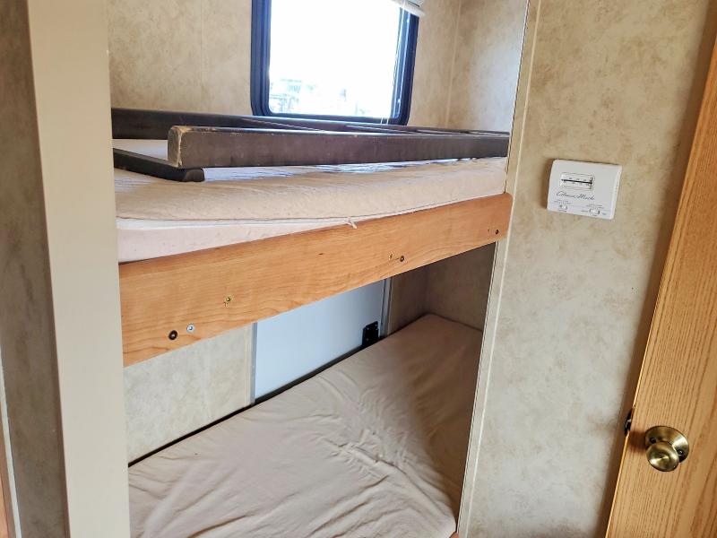 2008 Keys Springdale VIN 4YDT2672383105334 COPART salvage auction — HAIL, MT - CERTIFICATE OF TITLE TOTALED, sold $3,200 on 2026-07-07 (photo 8)