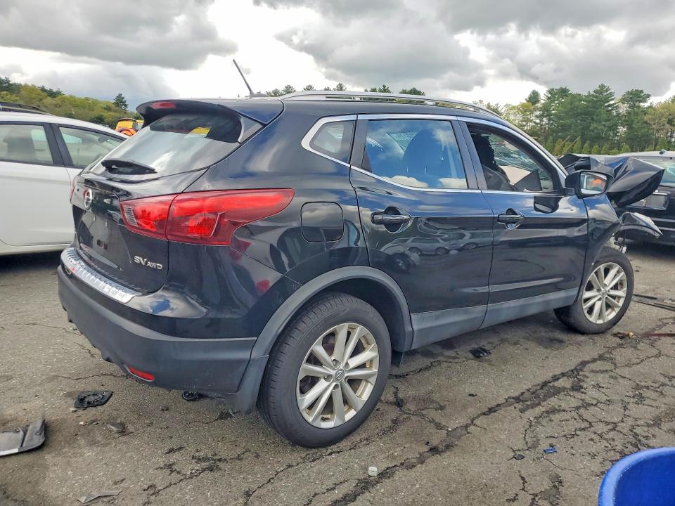 2017 Nissan Rogue VIN JN1BJ1CR4HW135483 COPART salvage auction — FRONT END, RI - SALVAGE CERTIFICATE OF TITLE, sold $425 on 2026-07-09 (photo 3)