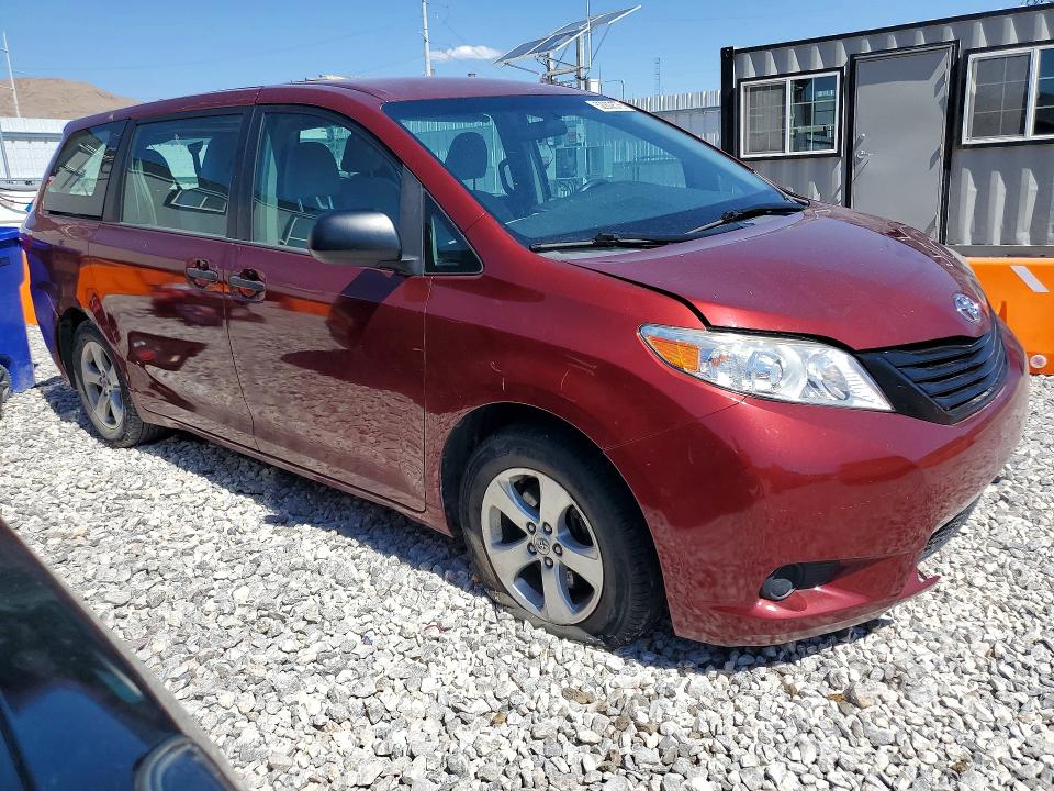 2017 Toyota Sienna VIN 5TDZZ3DCXHS889515 COPART salvage auction — FRONT END, Nv - Salvage Title, sold $4,650 on 2026-07-20 (photo 4)