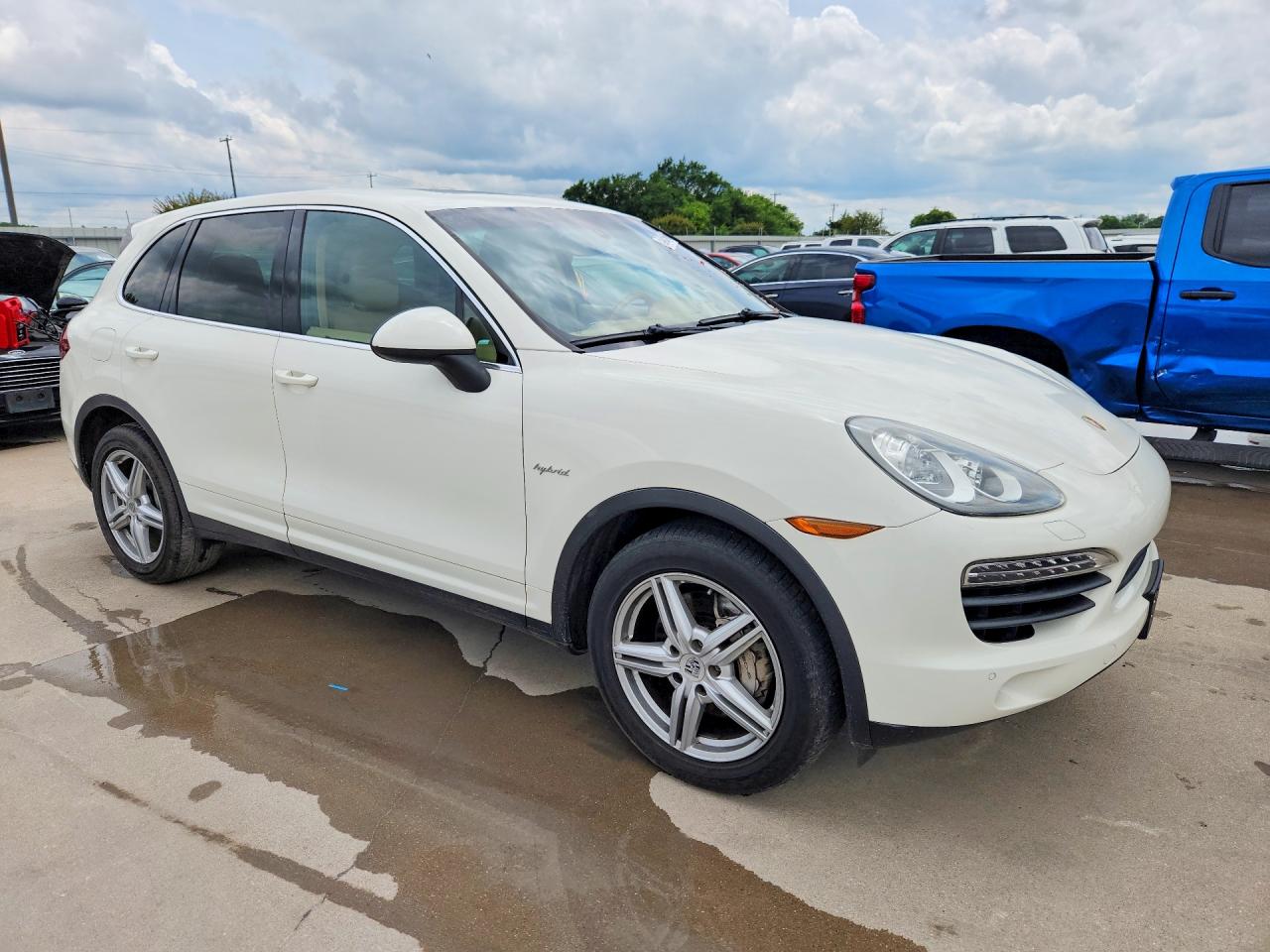 2012 Porsche Cayenne VIN WP1AE2A25CLA91463 COPART salvage auction — Minor Dent/Scratches, FL - CERTIFICATE OF TITLE, sold $1,800 on 2026-06-29 (photo 4)