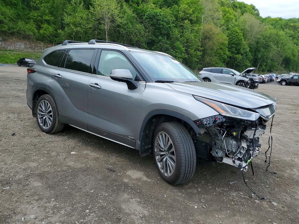2025 Toyota Highlander hybrid VIN 5TDKBRCH5SS662035 COPART salvage auction — FRONT END, Ny - Mv-907A Salvage Certificate, sold $23,700 on 2026-07-07 (photo 4)