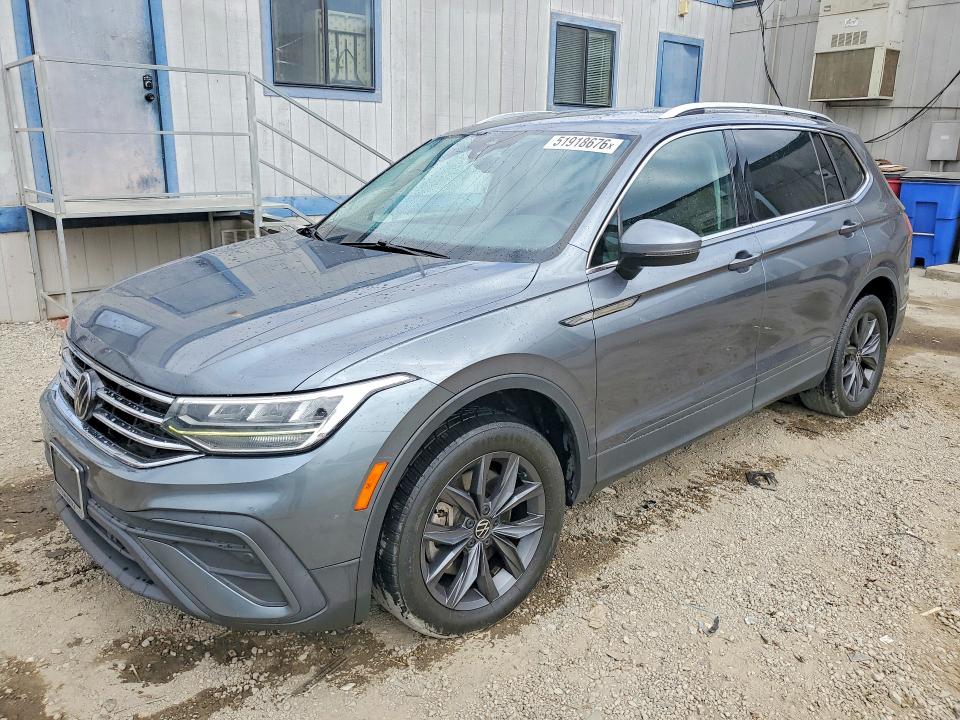 2022 Volkswagen Tiguan VIN 3VV3B7AX1NM100402 COPART salvage auction — MINOR DENT/SCRATCHES, Ca - Dis/Dlr/Exp Only Clean Title (P), sold $11,200 on 2026-07-29 (photo 1)