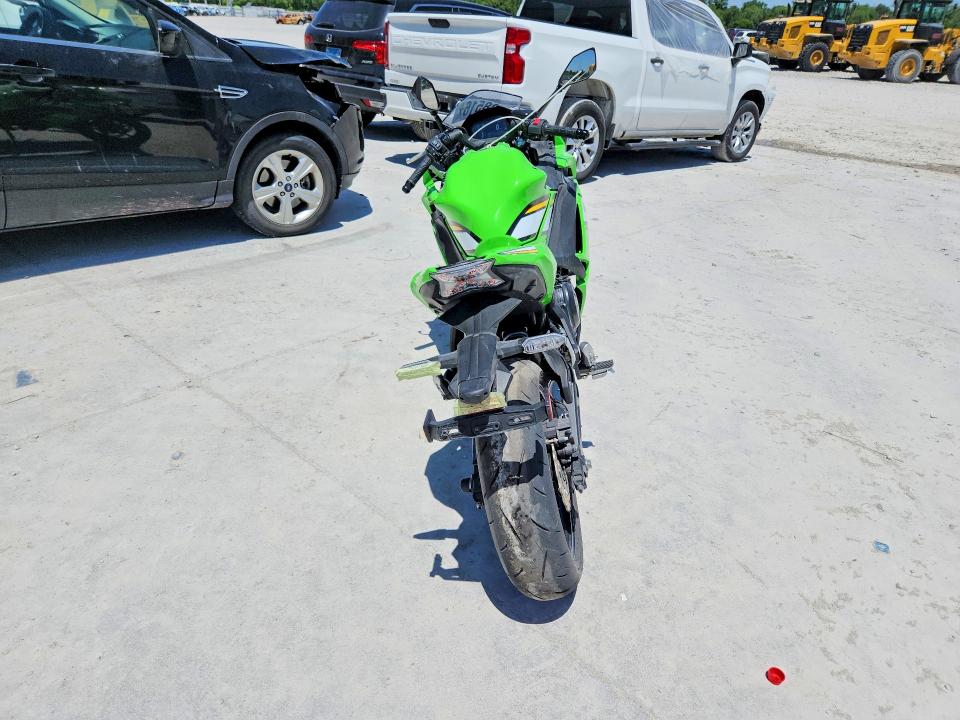 2025 Kawasaki VIN ML5EXEP16SDAE6241 COPART salvage auction — FRONT END, Il - Salvage Certificate, sold $1,200 on 2026-07-30 (photo 4)