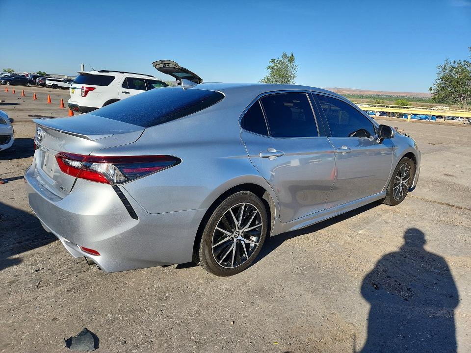 2021 Toyota Camry VIN 4T1G11AK6MU488818 COPART salvage auction — REAR END, Nm - Cert Of Title-Salvage, sold $6,399 on 2026-08-03 (photo 3)