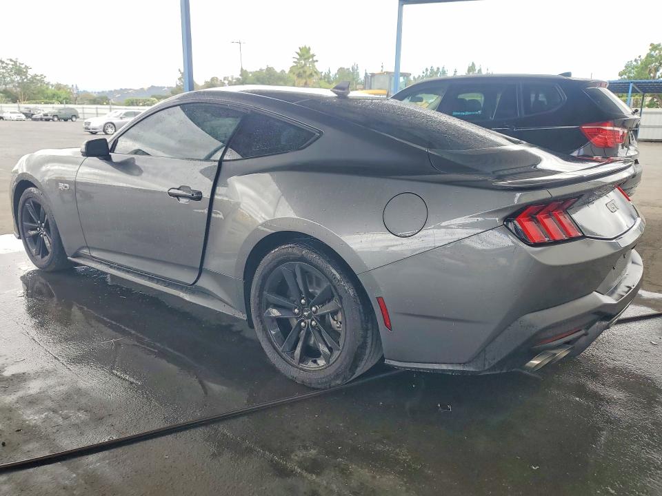 2025 Ford Mustang VIN 1FA6P8CF4S5417878 COPART salvage auction — MINOR DENT/SCRATCHES, Ca - Certificate Of Title, sold $38,750 on 2026-07-09 (photo 2)
