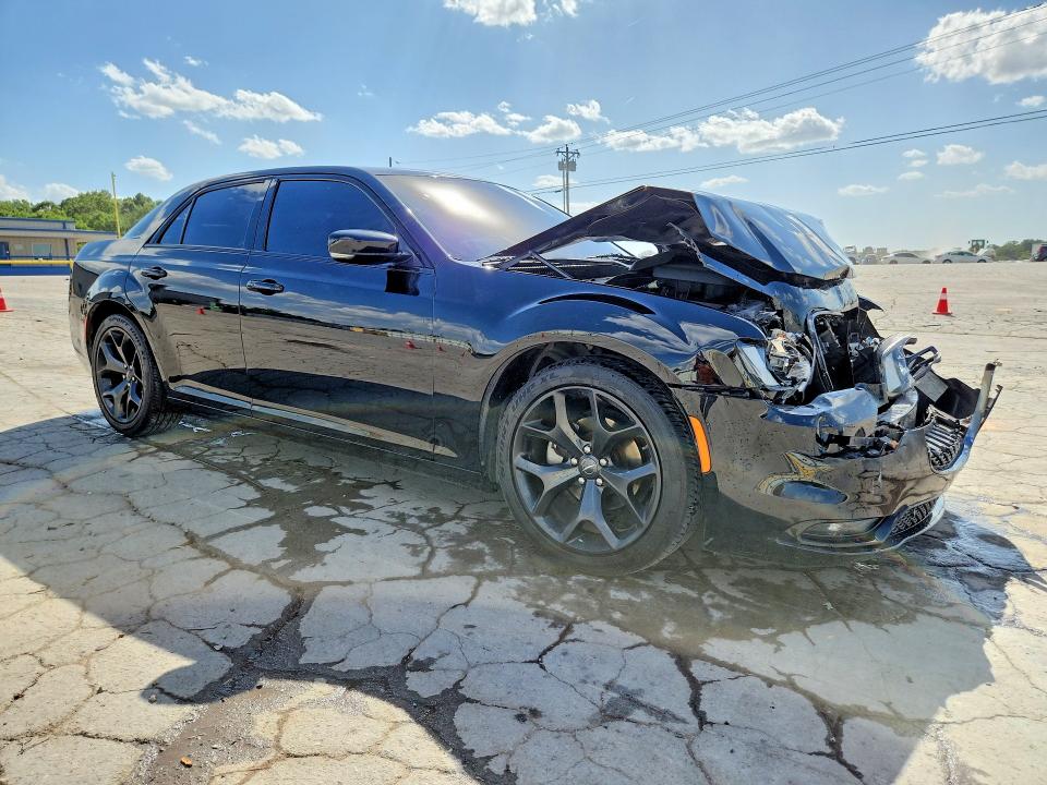 2022 Chrysler 300 VIN 2C3CCABG3NH130897 COPART salvage auction — FRONT END, Tn - Salvage Certificate, sold $5,200 on 2026-07-27 (photo 4)