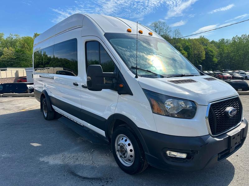 2022 Ford Transit VIN 1FBVU4XG3NKA82164 COPART salvage auction — MINOR DENT/SCRATCHES, Tx - Certificate Of Title, sold $20,400 on 2026-07-21 (photo 4)