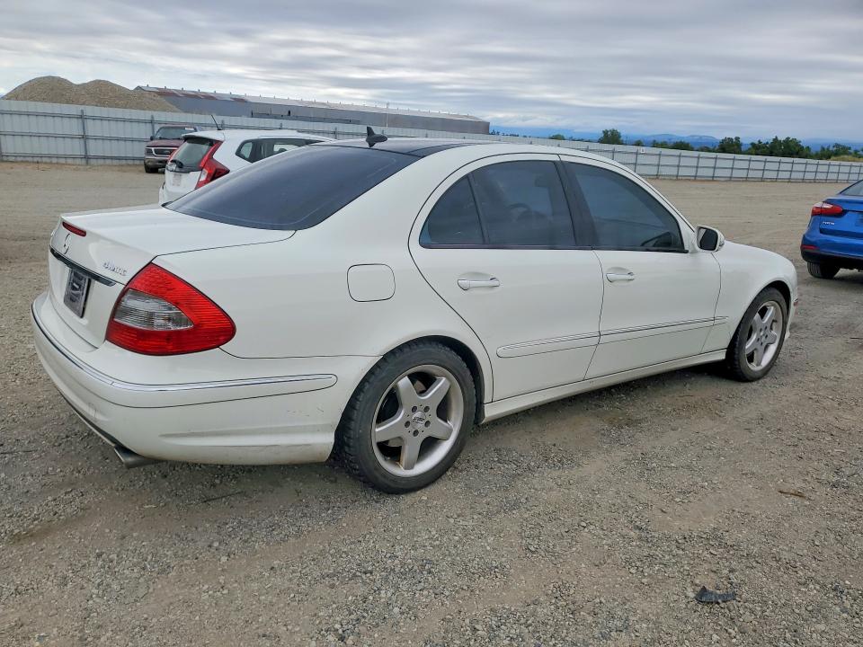 2009 Mercedes-benz E-class VIN WDBUF87X49B391395 COPART salvage auction — MINOR DENT/SCRATCHES, CA - DIS/DLR/EXP ONLY CLEAN TITLE, sold $475 on 2026-07-24 (photo 3)