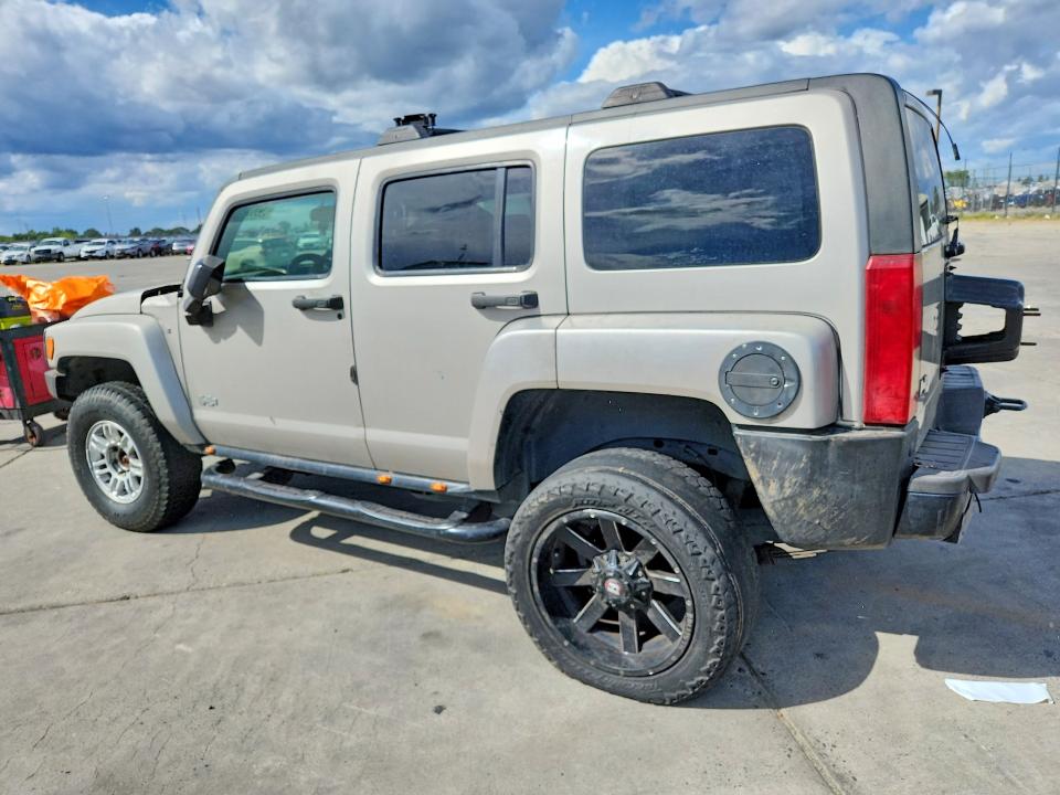 2009 Hummer H3 VIN 5GTEN13E598118296 COPART salvage auction — MINOR DENT/SCRATCHES, Ca - Dis/Dlr/Exp Only Clean Title, sold $425 on 2026-07-27 (photo 2)