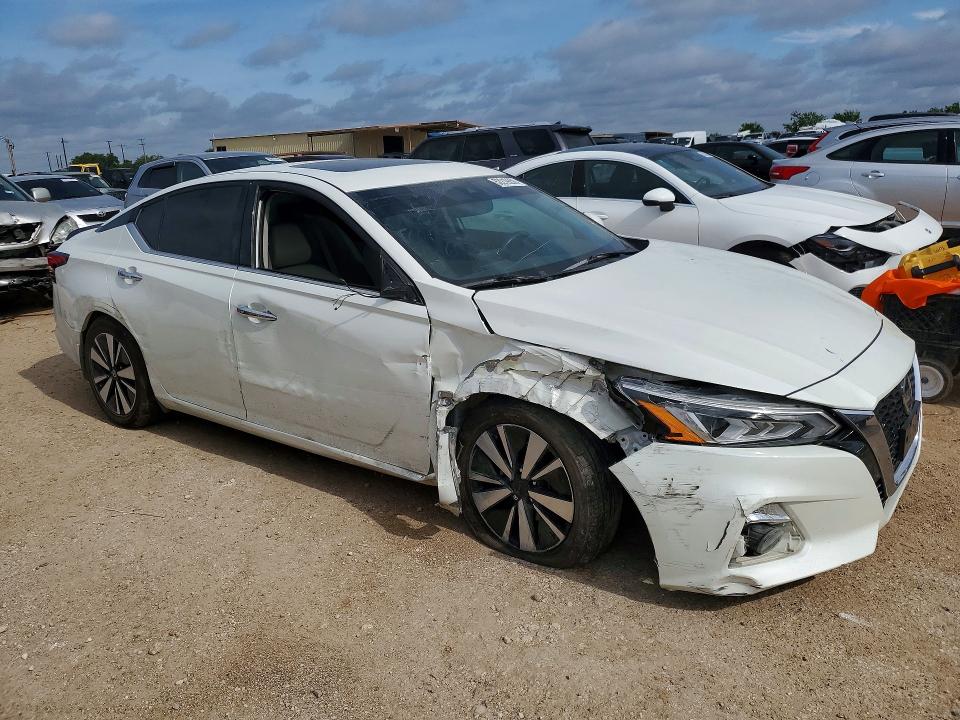 2019 Nissan Altima VIN 1N4BL4EV6KC186968 COPART salvage auction — SIDE, Tx - Certificate Of Title, sold $5,300 on 2026-07-02 (photo 4)