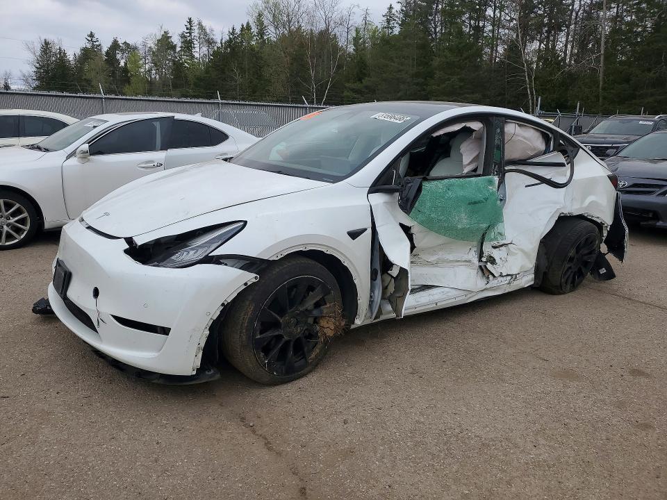 2022 Tesla Model y VIN 7SAYGDEE8NF361840 COPART salvage auction — SIDE, On - Permit Salvage, sold $5,700 on 2026-07-07 (photo 1)