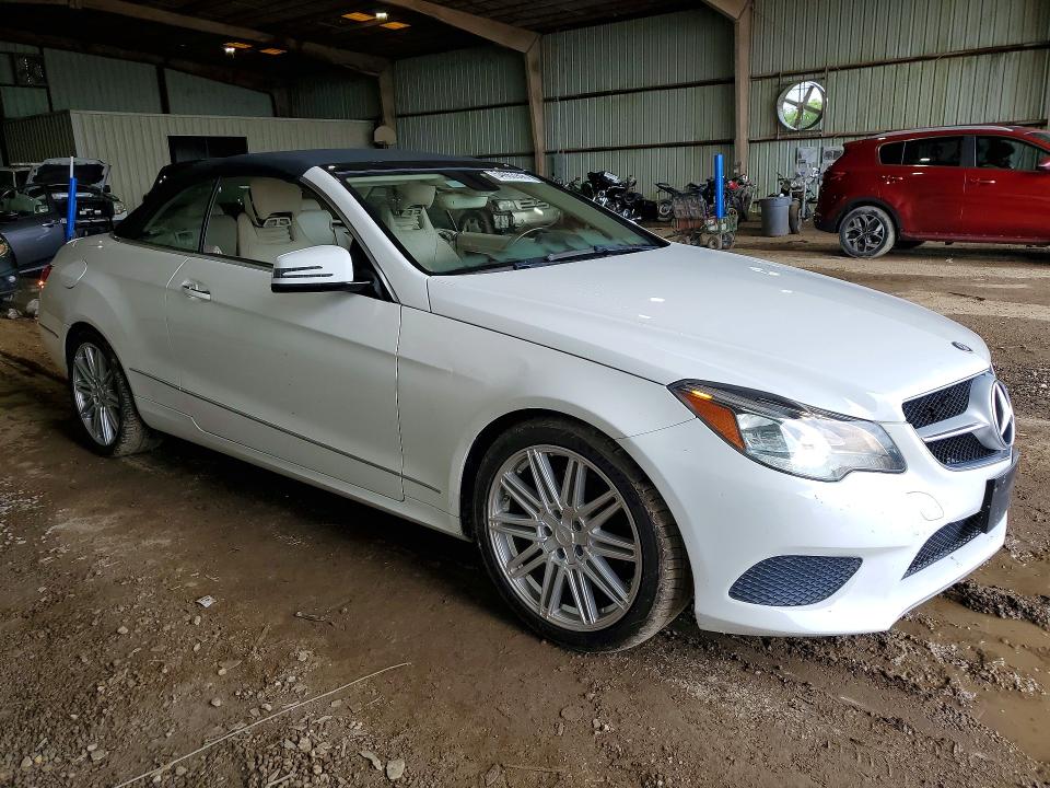 2014 Mercedes-benz E-klasse VIN WDDKK5KFXEF228809 COPART salvage auction — REAR END, Salvage Title, sold $4,200 on 2026-08-13 (photo 4)