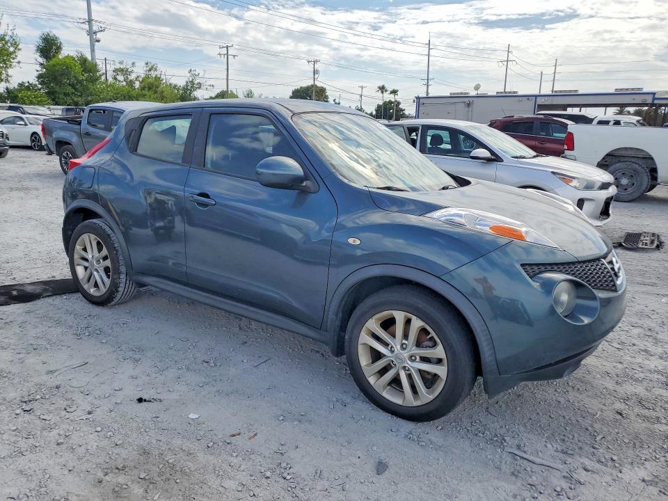 2014 Nissan Juke VIN JN8AF5MR3ET450566 COPART salvage auction — MINOR DENT/SCRATCHES, Mt - Certificate Of Title, sold $750 on 2026-07-17 (photo 4)