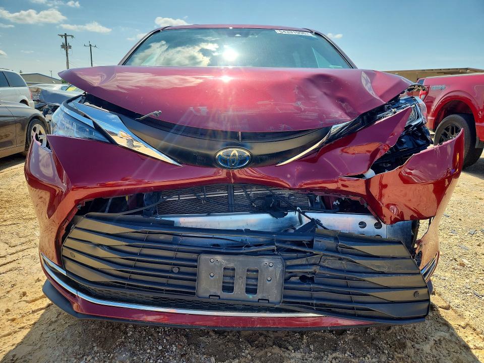 2023 Toyota Sienna VIN 5TDYRKECXPS178478 COPART salvage auction — FRONT END, Tx - Salvage Vehicle Title, sold $12,500 on 2026-07-23 (photo 5)