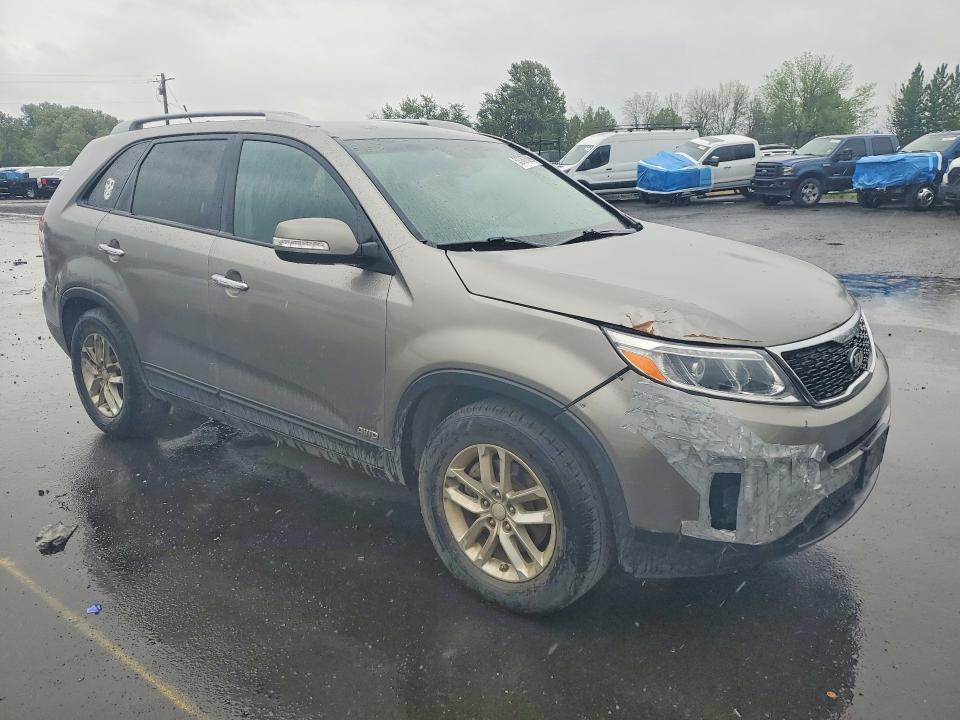 2015 Kia Sorento VIN 5XYKTCA69FG631868 COPART salvage auction — FRONT END, Or - Cert Of Title-Reconstructed, sold $575 on 2026-07-06 (photo 4)