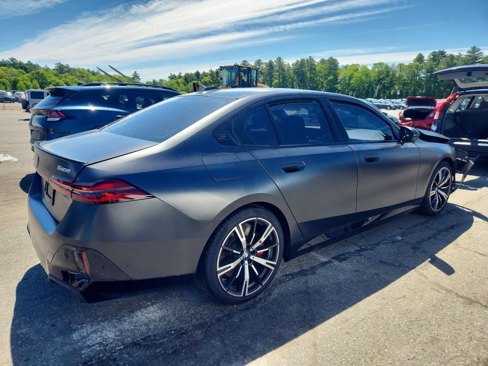 2026 BMW 5er VIN WBA13FK09TCV38532 COPART salvage auction — FRONT END, Ri - Salvage Certificate Of Title, sold $34,500 on 2026-07-21 (photo 3)