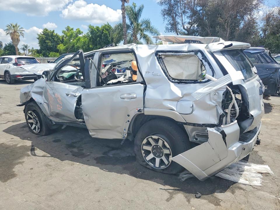 2022 Toyota 4runner VIN JTEPU5JR3N6003407 COPART salvage auction — ALL OVER, Ca - Non-Repairable Vehicle Cert, sold $3,100 on 2026-07-20 (photo 2)