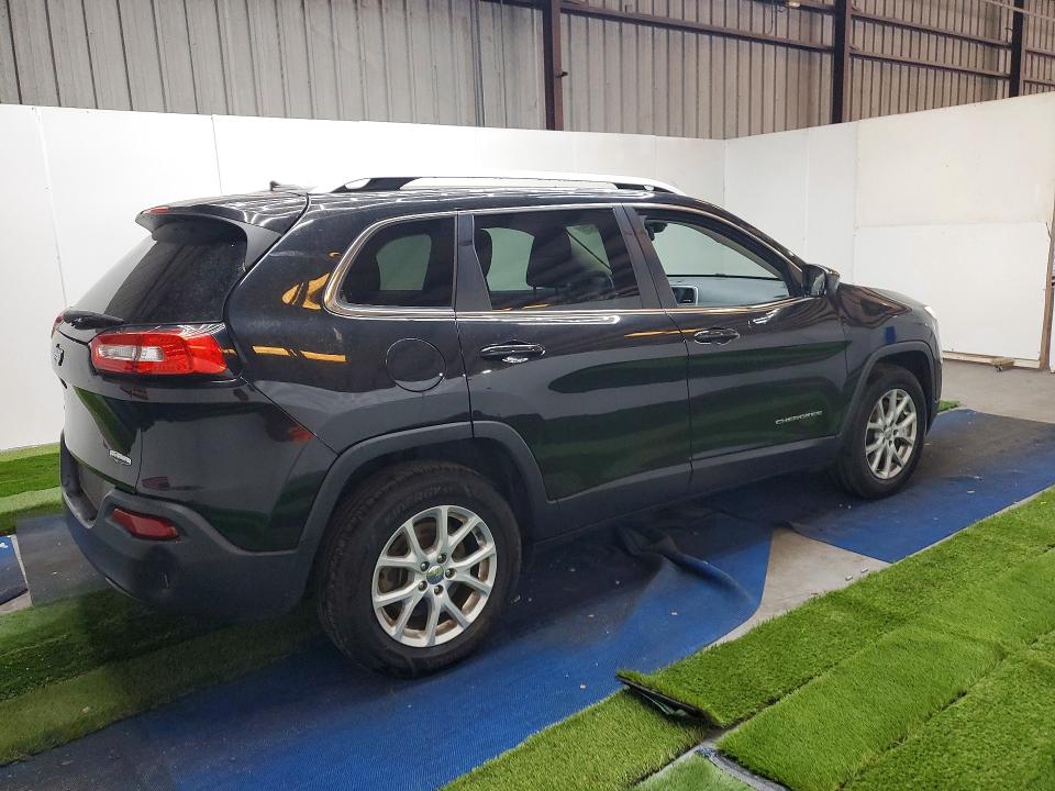 2016 Jeep Cherokee VIN 1C4PJMCB1GW287114 COPART salvage auction — NORMAL WEAR, FL - CERTIFICATE OF TITLE, sold $2,900 on 2026-07-09 (photo 3)