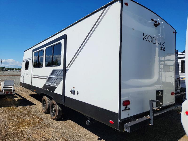2022 Keystone Kodiak VIN 4YDTKDN28NJ970718 COPART salvage auction — SIDE, WA - VEHICLE CERT OF OWNERSHIP-TITL, sold $6,100 on 2026-07-09 (photo 3)